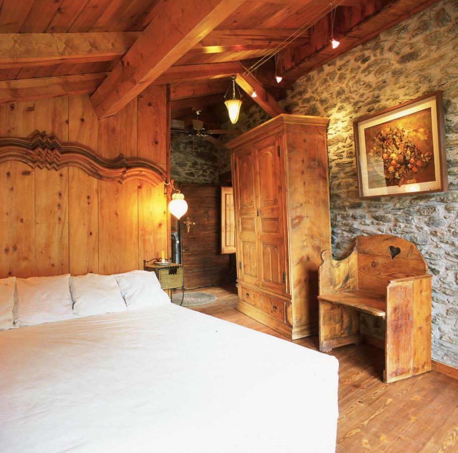 La Llupia Villa Isavarre Esterno foto